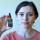 Promotional photo of a person holding AudiFort, published by the seller